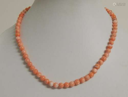 Coral ball necklace (diameter ca.4mm)