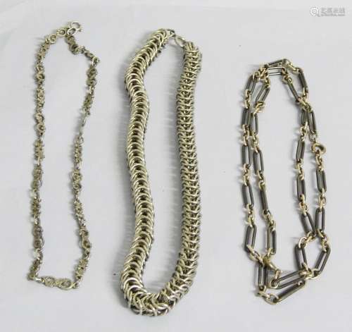 Convolute 3 necklaces