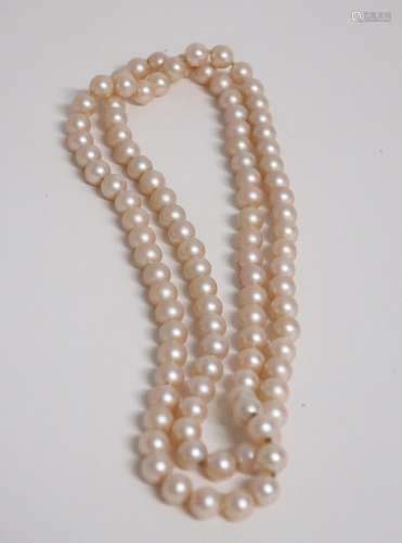Endless pearl necklace