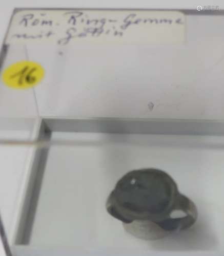 Roman ring with gem (goddess)