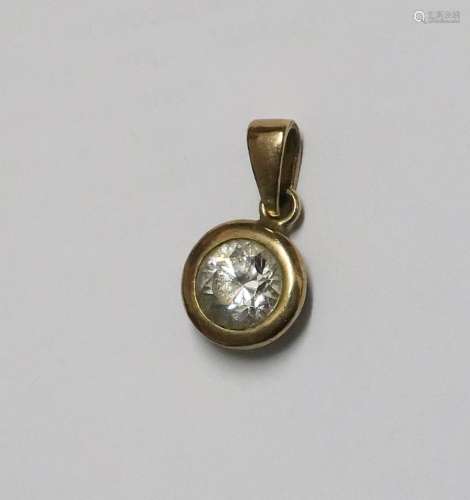 Fashion jewelry pendant with large cubic zirconia