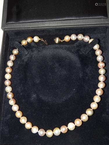Cultured pearl necklace with 585 yellow gold clasp