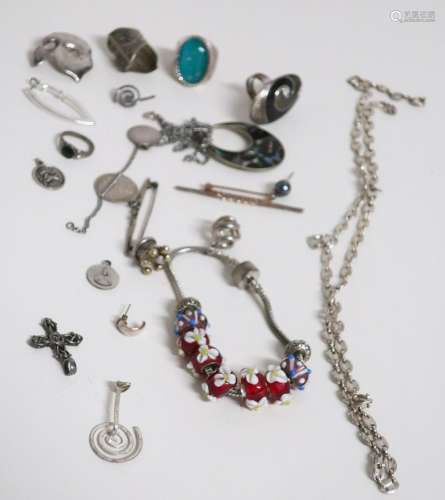 Convolute about 22 parts jewelry