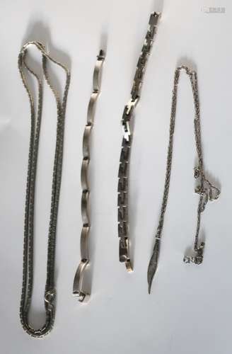 2 armor bracelets and 2 necklaces