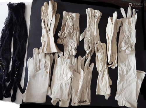 Konvolut 9 ladies gloves in leather and 1 pair of ladies glo...