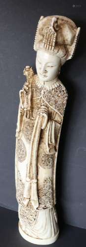 Sculpture "Lordly lady", carved bone, signed on th...
