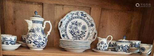 Coffee set for 6 persons,porcelain Hutschenreuther with onio...