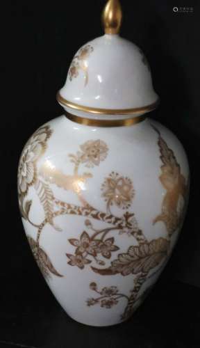 Lidded vase, Heinrich porcelain with floral decoration, heig...