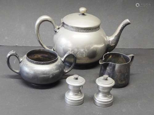 4-piece tea set