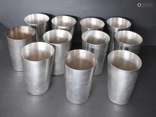 Set of 11 mugs