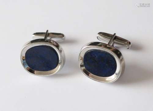 Pair of cufflinks with lapis lazuli doublets