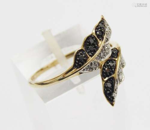 Ladies ring with stylized leaves and slivers of diamonds and...