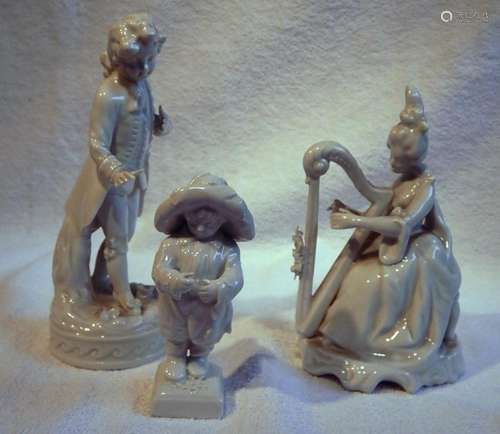 Figurative porcelain "Harp (without sides) playing lady...
