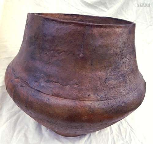 Bellied vessel with pattern of applied canelure bundles on s...