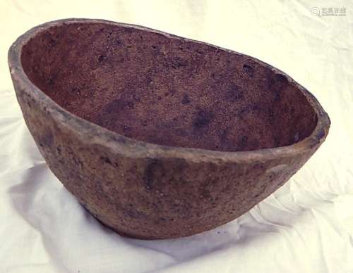 Rough clay bowl with straight rim