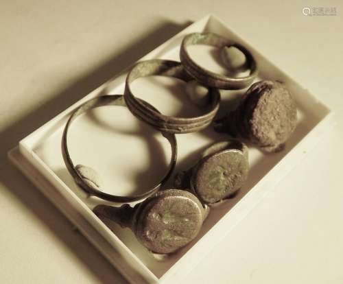 Convolute 3 Roman rings and 3 ring plates