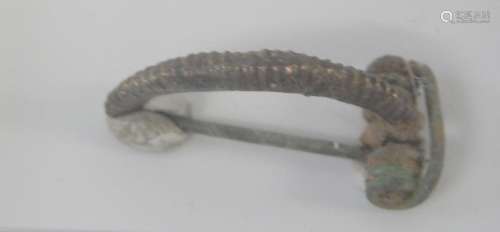 Kletic brooch with ribbed bow