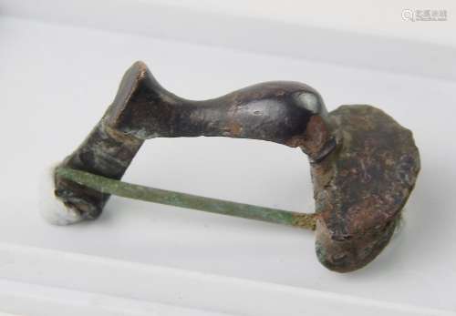 Roman knee brooch