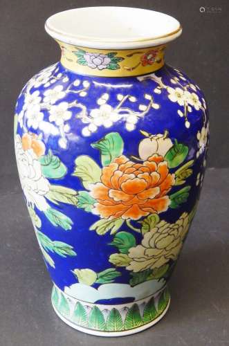 Porcelain flower vase with lotus flower decoration