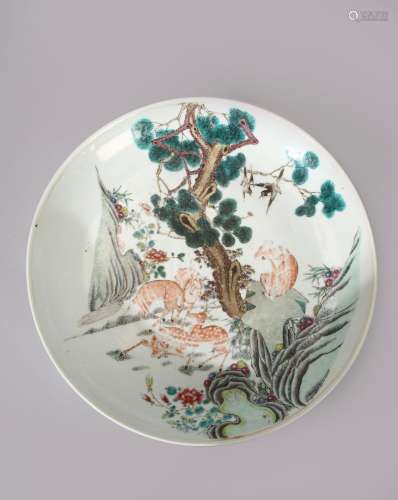 CHINESE PORCELAIN WUCAI DEER AND PINE PLATE