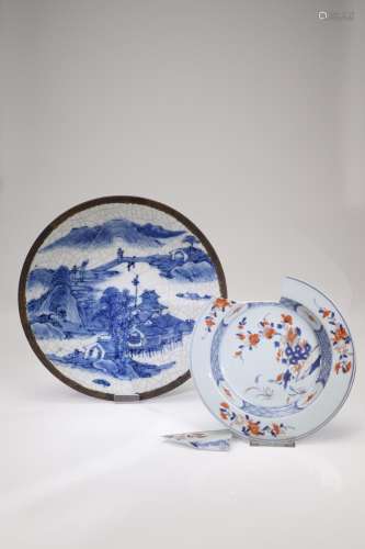 A SET OF TWO CHINESE-STYLE DISHES