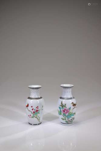 A SET OF TWO MINIATURE BALUSTER VASES