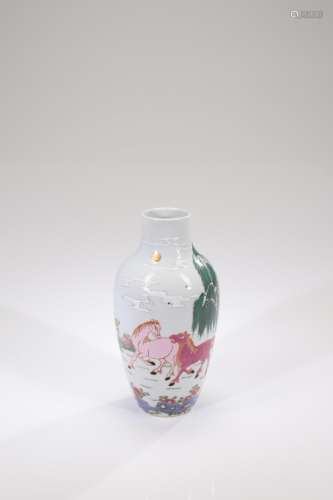 A POLYCHROME HORSES PORCELAIN VASE