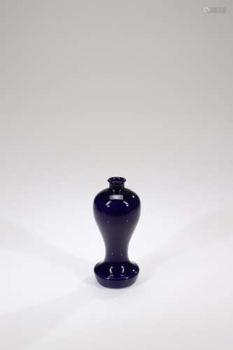 A MONOCHROME BLUE GLAZED MEIPING VASE