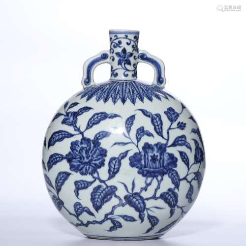 A BLUE AND WHITE MOONFLASK.MING DYNASTY