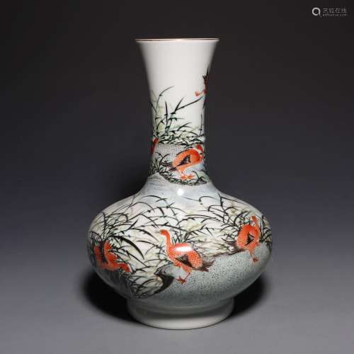 A FAMILLE-ROSE VASE.MARK OF YONGZHENG