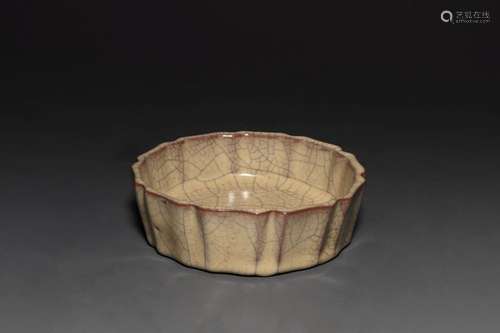 A GEYAO-GLAZED WASHER.SONG DYNASTY