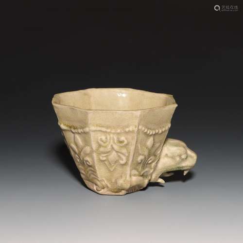 A YUEZHOU-GLAZED CUP.SUI DYNASTY