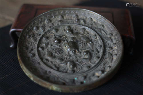 汉 海兽葡萄纹铜镜