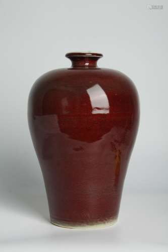 明 霁红釉龙纹梅瓶
