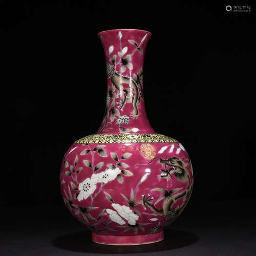 Red ink color dragon pattern appreciation bottle