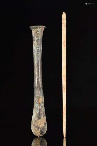 ANCIENT ROMAN GLASS UNGUENTARIUM WITH BONE APPLICATOR