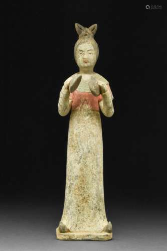 CHINESE TANG DYNASTY TERRACOTTA FEMALE MUSICIAN