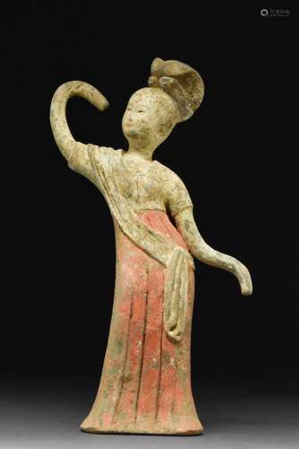 CHINESE TANG DYNASTY TERRACOTTA FEMALE DANCER