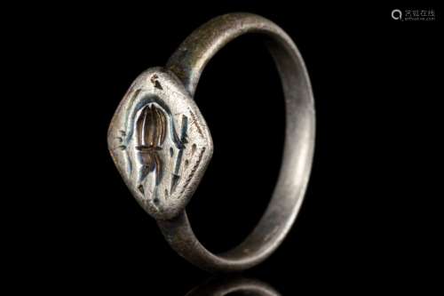 MEDIEVAL SILVER RING WITH A WARRIOR