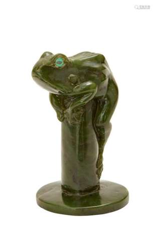 A nephrite model of a frog