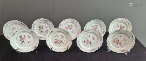 Lot de 10 assiettes en porcelaine de Chine., Famille rose XV...