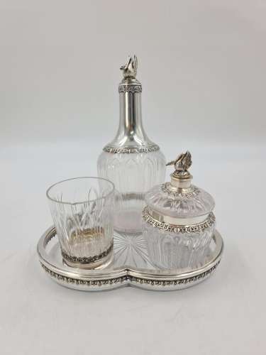 Nécessaire à boire de table de nuit en argent et cristal com...