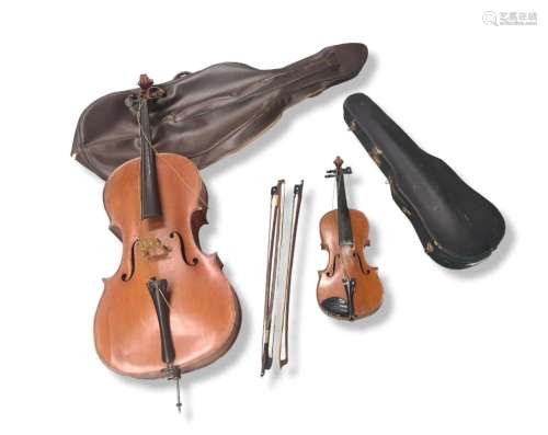 Lots d'instruments de musique comprenant un violoncelle ...