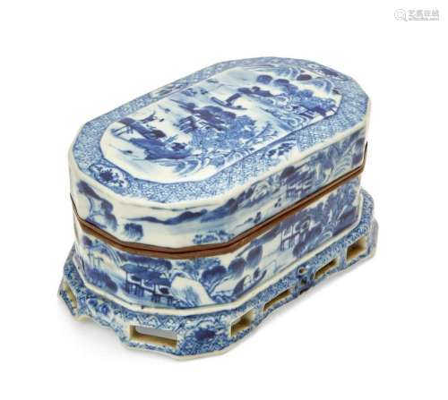 Chinese blue and white porcelain rectangular box