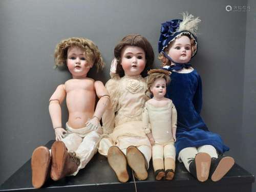 Lot de 4 poupées allemandes., - Poupée allemande avec tête e...