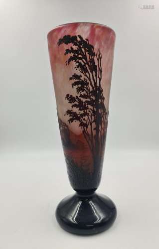 Antonin DAUM (1864-1930)., Vase art nouveau en verre multico...