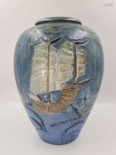 Roger GUERIN (1896-1954), Imposant vase en grès à décor de v...