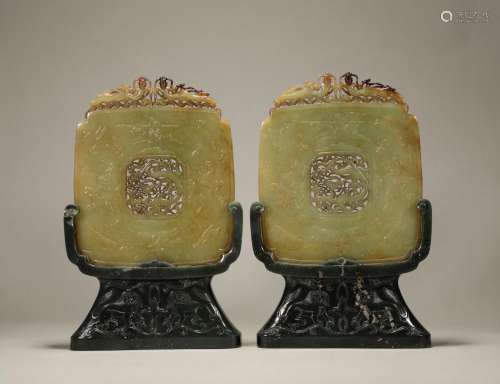Ming dynasty Hetian jade inset screen