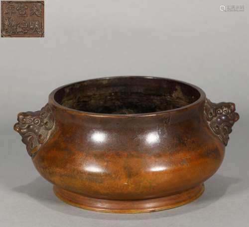 Qing dynasty double lion ear copper furnace