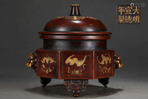 旧藏大明宣德款精铸紫铜胎鎏金福在眼前纹狮首耳八角熏炉
